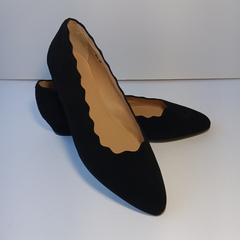 Sesto Meucci Ally Scalloped Suede Low-Heel Pumps Black Size 8.5 N